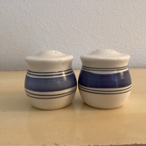 Vintage Pfaltzgraff Rio Pattern Salt And Pepper Shaker Set - IEC